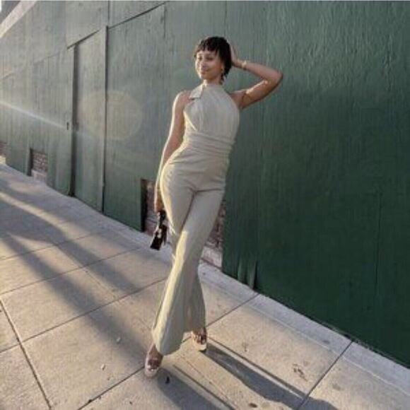 Lavish Alice NWOT Women's Halter Neck Flare Leg Jumpsuit Green Sage Size 10 - Picture 1 of 8